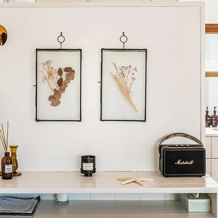 Exclusiva Frente Al Mar Con Jardin Y Piscina