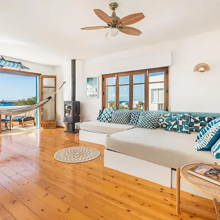 Exclusiva Frente Al Mar Con Jardin Y Piscina فيلة