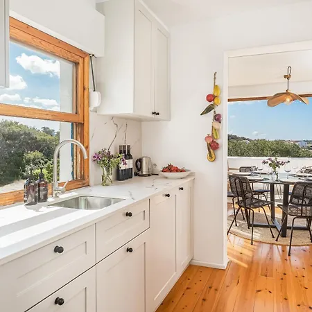 Exclusiva Frente Al Mar Con Jardin Y Piscina