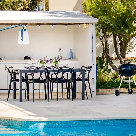 Exclusiva Frente Al Mar Con Jardin Y Piscina