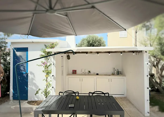 Exclusiva Frente Al Mar Con Jardin Y Piscina *