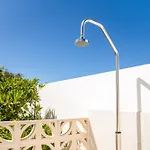 Exclusiva Frente Al Mar Con Jardin Y Piscina Villa