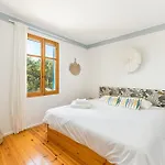 Villa Exclusiva Frente Al Mar Con Jardin Y Piscina *
