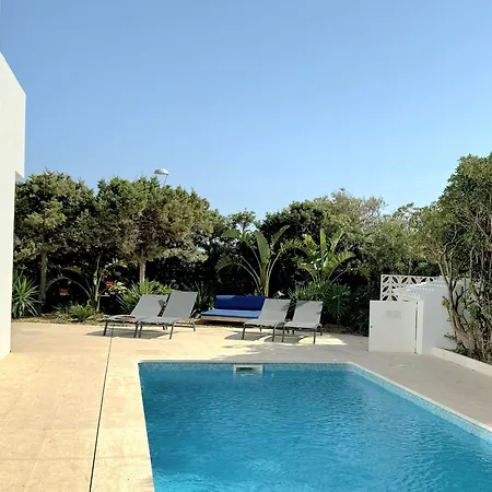 Villa Exclusiva Frente Al Mar Con Jardin Y Piscina Cala Blanca (Menorca)