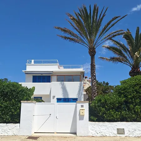 Exclusiva Frente Al Mar Con Jardin Y Piscina וילה