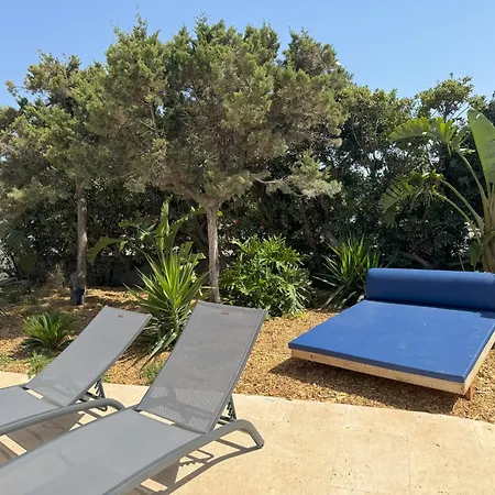 Exclusiva Frente Al Mar Con Jardin Y Piscina Вилла