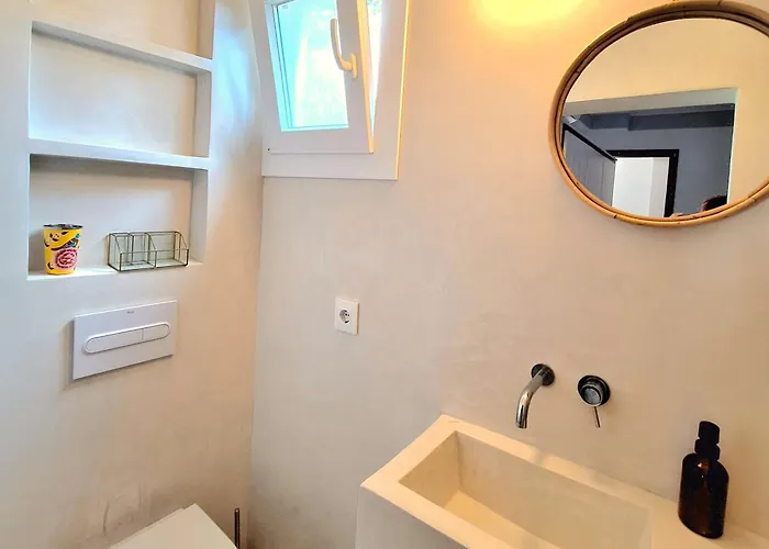 Exclusiva Frente Al Mar Con Jardin Y Piscina