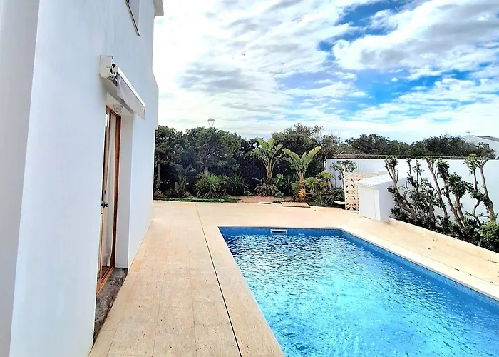 Exclusiva Frente Al Mar Con Jardin Y Piscina Villa *