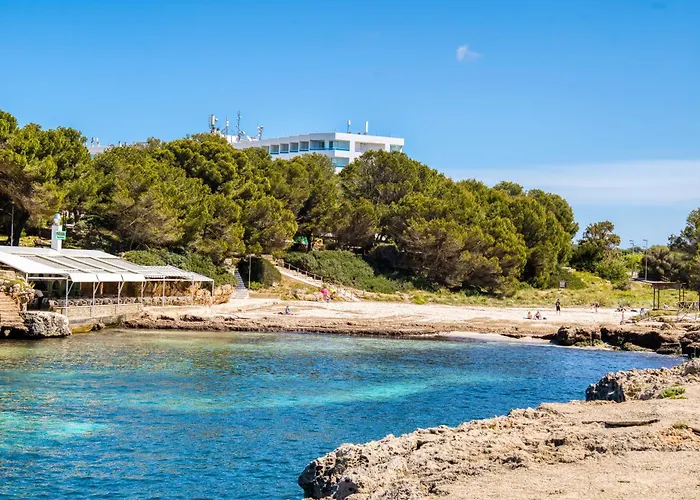 Villa Exclusiva Frente Al Mar Con Jardin Y Piscina