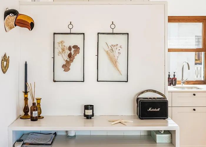 Exclusiva Frente Al Mar Con Jardin Y Piscina